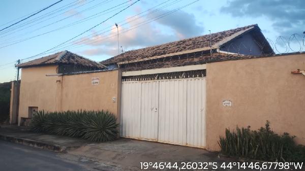 Rua santa rita de cassia n. 65, casa 04 - condominio residencial montanhas de caracois - caracois de baixo - esmeraldas/mg