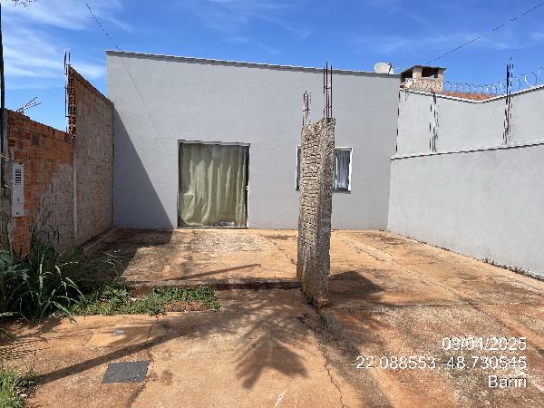 Casa, 67,93 M2 De Área Total, 67,93 M2 De Área Privativa, 150m2 De Área Do Terreno.