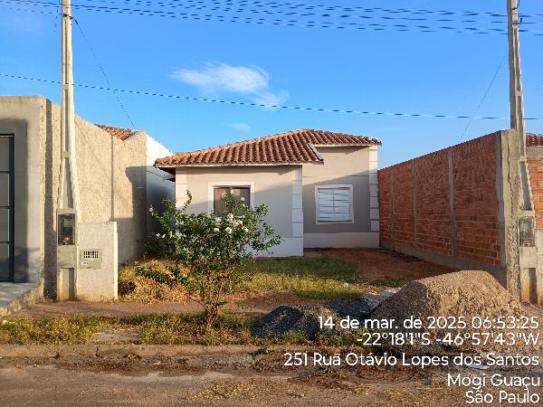 Casa, 49,6 M2 De Área Total, 49,6 M2 De Área Privativa, 200,4m2 De Área Do Terreno, 2 Qts
